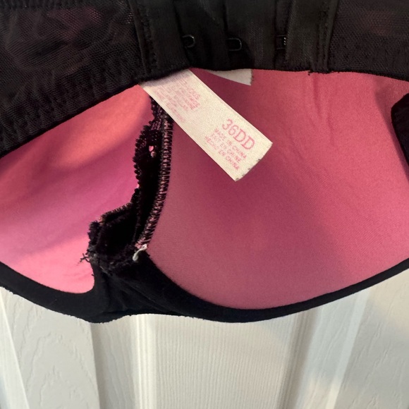 Victoria Secret’s Bra - Picture 6 of 11